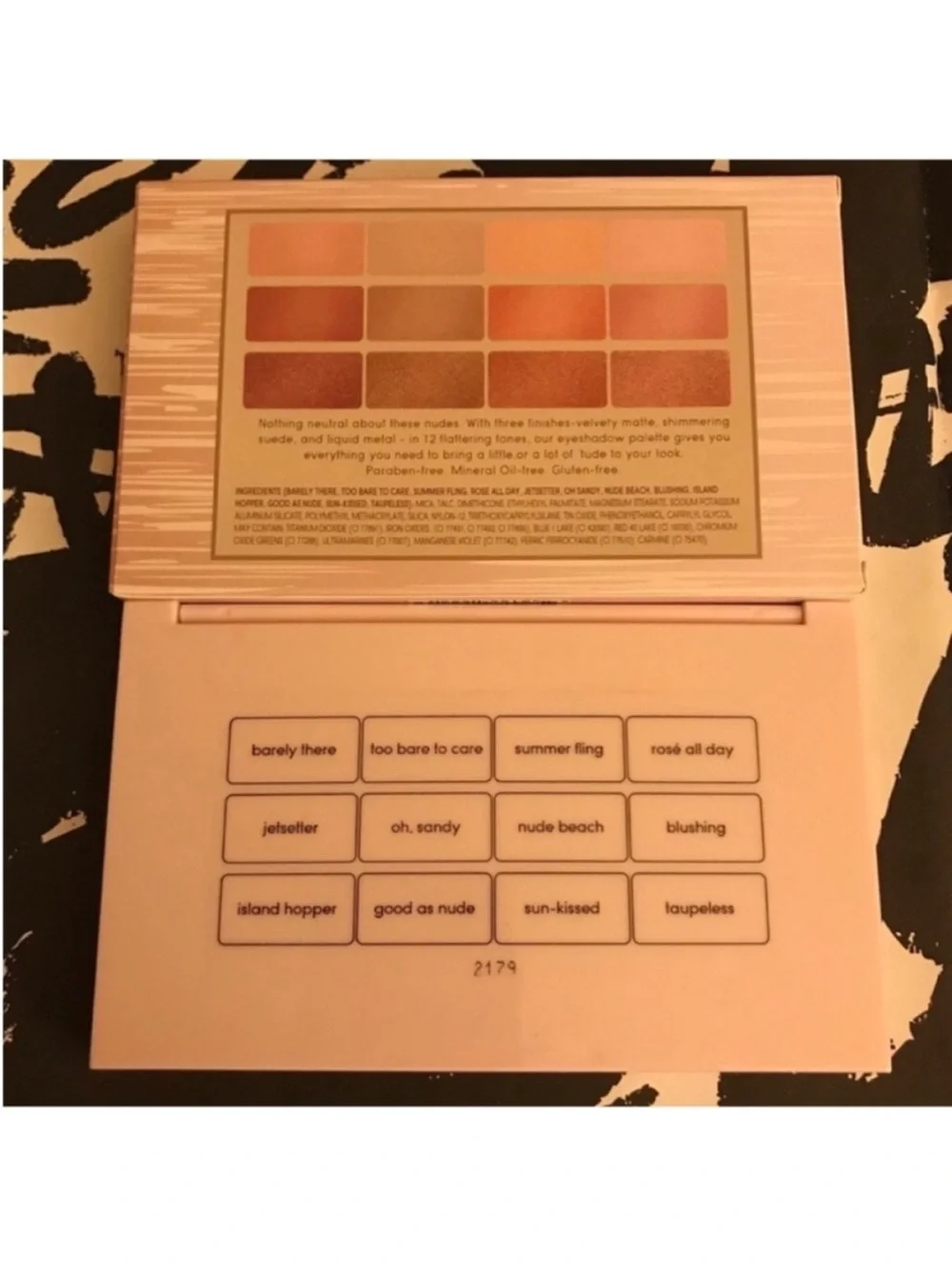 Laura Geller Nude Attitude Multi-Finish Eyeshadow Palette with 12 Eyeshadows
